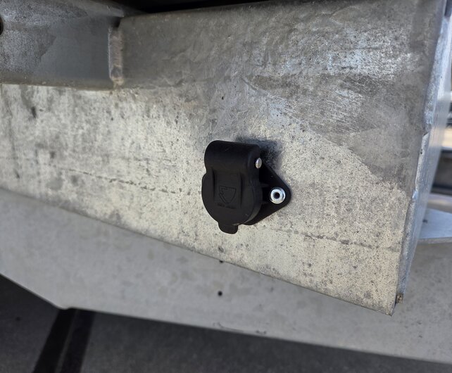 Saris elektrische driezijdige kipper 2700kg 306x184cm