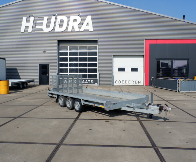 Gebruikte Hulco machinetransporter 3500kg 394x180cm klep 100cm