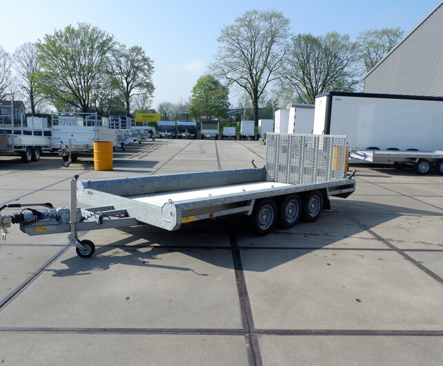 Gebruikte Hulco machinetransporter 3500kg 394x180cm klep 100cm