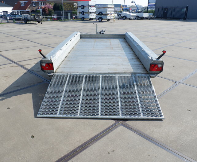 Gebruikte Hulco machinetransporter 3500kg 394x180cm klep 100cm