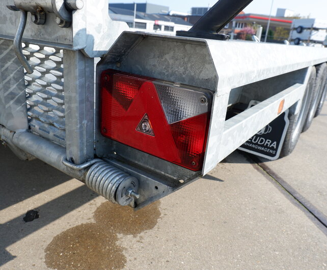 Gebruikte Hulco machinetransporter 3500kg 394x180cm klep 100cm