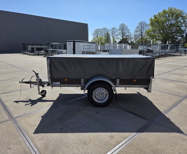 Gebruikte Saris bakwagen 1200kg 250x130x70cm met huif