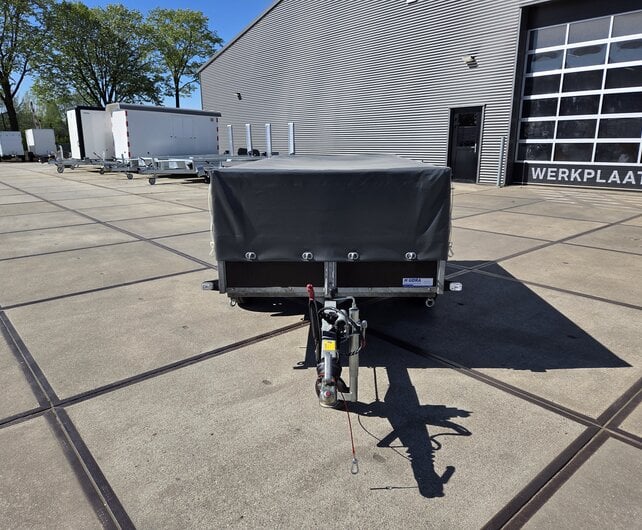 Gebruikte Saris bakwagen 1200kg 250x130x70cm met huif