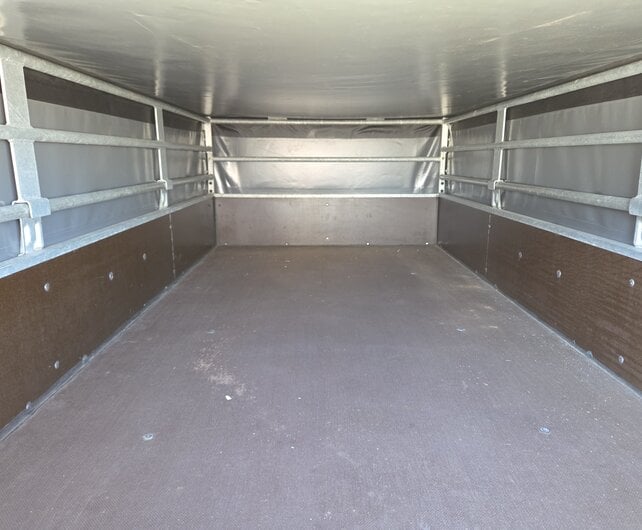 Gebruikte Saris bakwagen 1200kg 250x130x70cm met huif