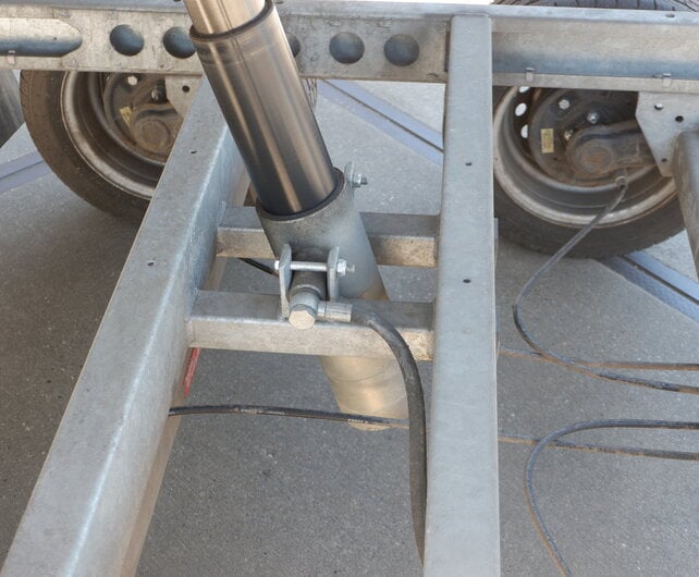 Gebruikte Saris handbediende kipper achterwaarts 2000kg 306x170cm