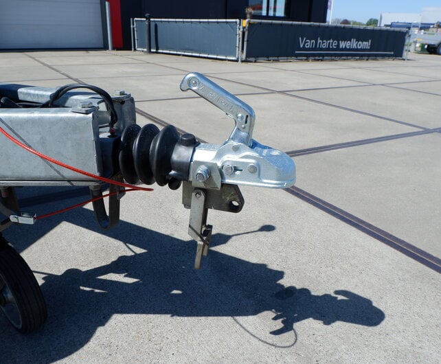 Gebruikte Saris handbediende kipper achterwaarts 2000kg 306x170cm