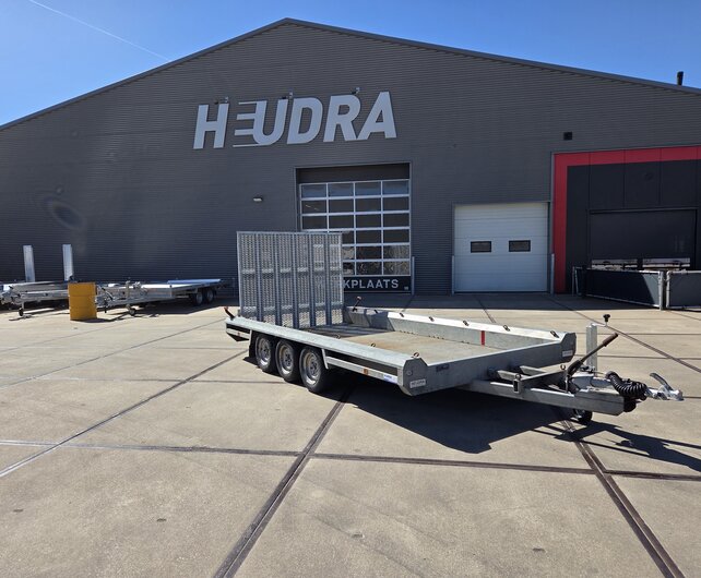 Gebruikte Hulco Terrax-3 machinetransporter 3500kg 394x180cm met klep 150cm