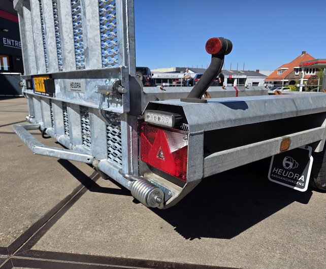 Gebruikte Hulco Terrax-3 machinetransporter 3500kg 394x180cm met klep 150cm