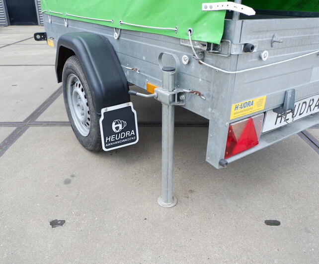 Gebruikte Saris bakwagen 750kg 210x115x100cm met huif