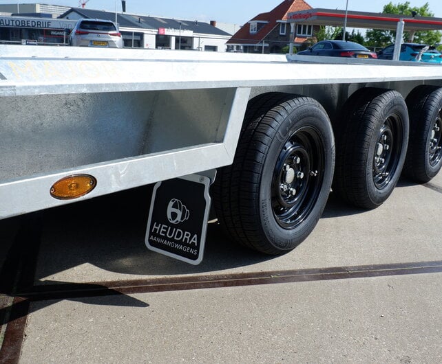 Henra machinetransporter tridemas 3500kg 450x170cm met oprijklep 165cm