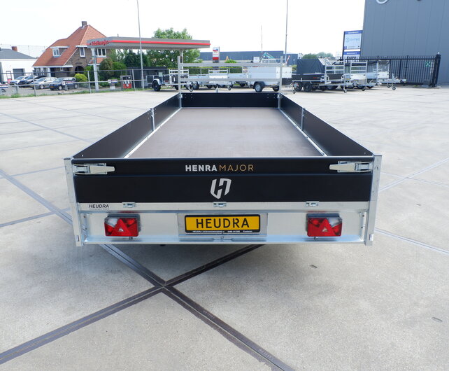 Henra plateauwagen tandemas 3500kg 553x202cm BlackLabel