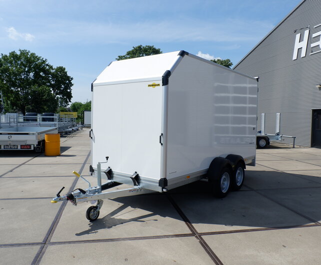 Humbaur gesloten bakwagen 2500kg 418x173x209cm met zijdeur en schuin dak