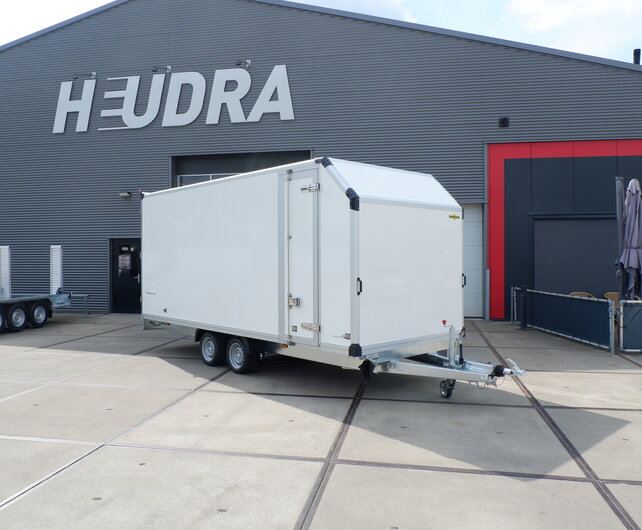 Humbaur gesloten plateauwagen 3500kg 518x203x188cm met zijdeur en schuin dak