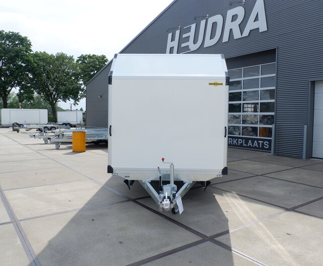 Humbaur gesloten plateauwagen 3500kg 518x203x188cm met zijdeur en schuin dak