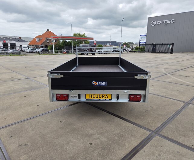 Saris plateauwagen 2700kg 356x184cm Black Edition