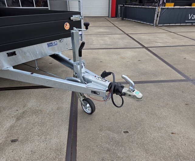 Saris plateauwagen 2700kg 356x184cm Black Edition