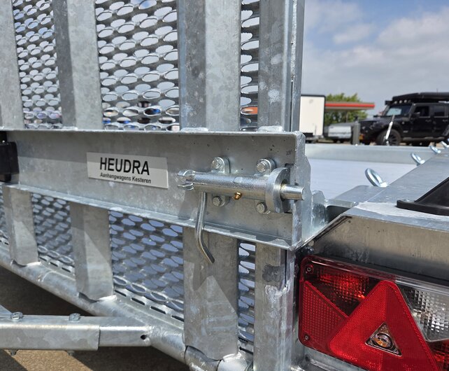 Hulco Terrax-2 3500kg 344x165cm machinetransporter met klep 150cm