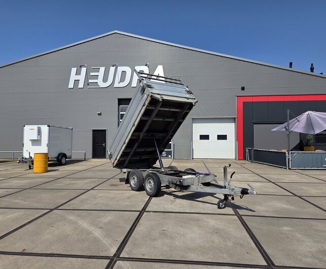 Gebruikte Saris elektrische kipper 2700kg 306x170cm met opzetborden