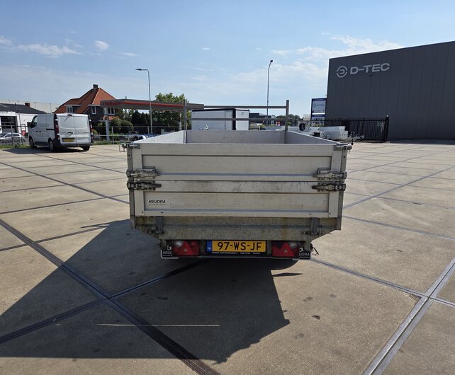 Gebruikte Saris elektrische kipper 2700kg 306x170cm met opzetborden