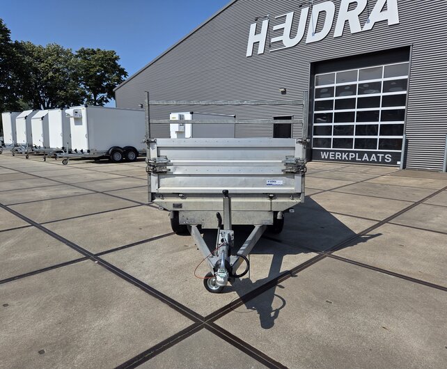 Gebruikte Saris elektrische kipper 2700kg 306x170cm met opzetborden