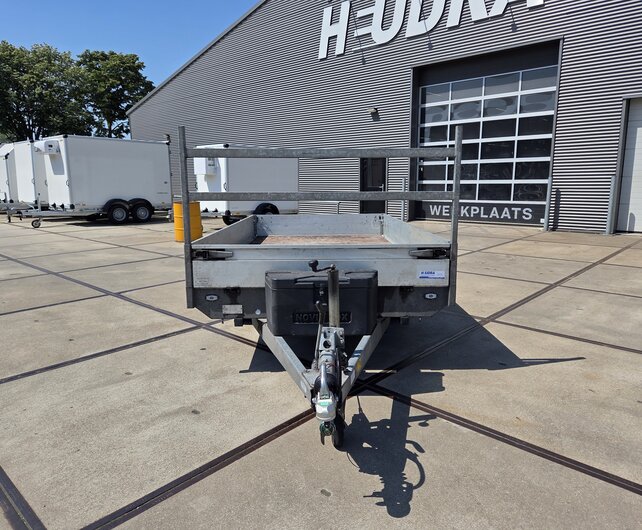 Gebruikte Henra plateauwagen 2700kg 351x185cm tandemas