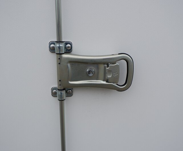 Humbaur gesloten aanhangwagen 750kg 251x132x120cm