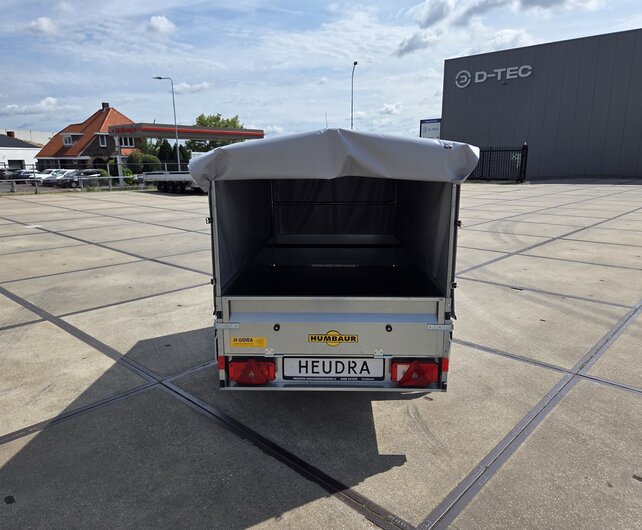 Humbaur Steely bakwagen 750kg met huif en neuswiel 205x109x100cm