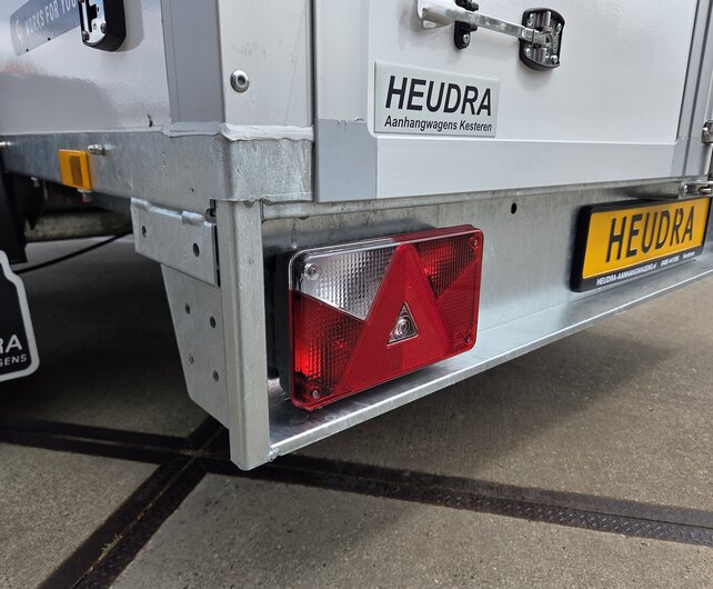 Saris gesloten aanhangwagen GO 2000kg 306x154x180cm met zijdeur