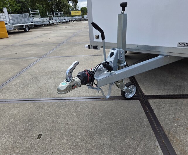 Saris gesloten aanhangwagen GO 2000kg 306x154x180cm met zijdeur