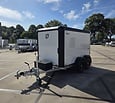 Henra gesloten aanhangwagen 2700kg 265x158x160cm Xpert met zijdeur