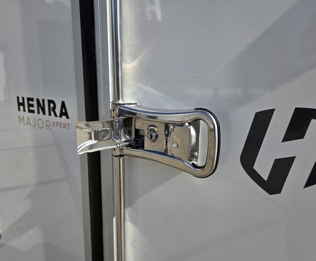 Henra gesloten aanhangwagen 2700kg 265x158x160cm Xpert met zijdeur