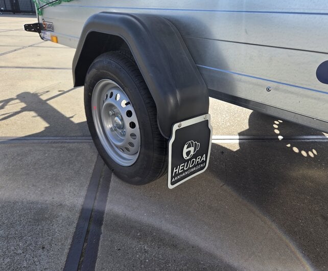 Saris KING XL 750kg bakwagen 226x126cm met gaasnet en neuswiel
