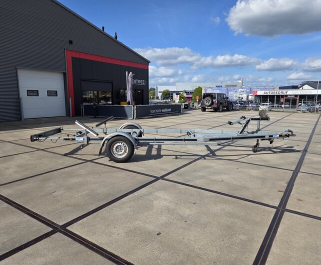 Gebruikte Marlin boottrailer 1500kg 550x200cm