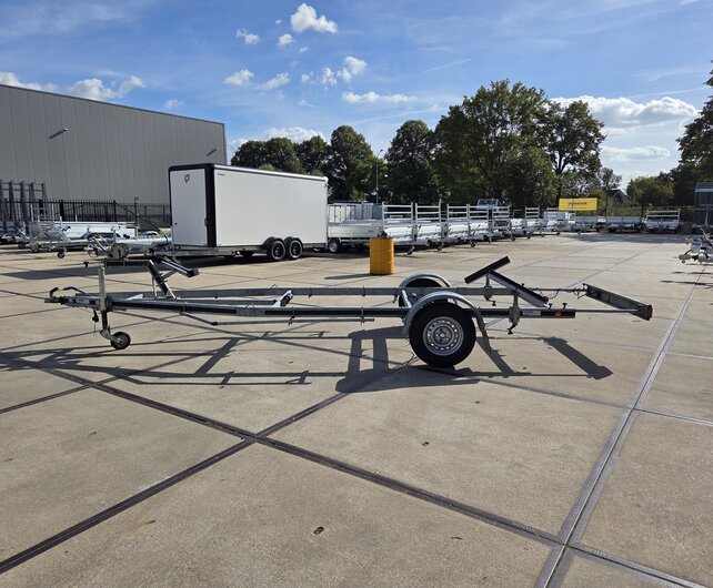Gebruikte Marlin boottrailer 1500kg 550x200cm