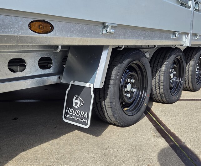Henra plateauwagen tridemas 3500kg 453x202cm