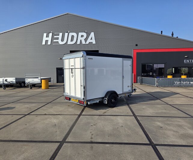 Henra gesloten aanhangwagen 1350kg 315x158x190cm Xpert met achterklep en zijdeur