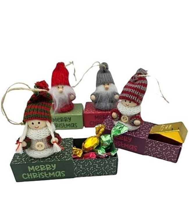 Kerstfiguur op cadeau doosje