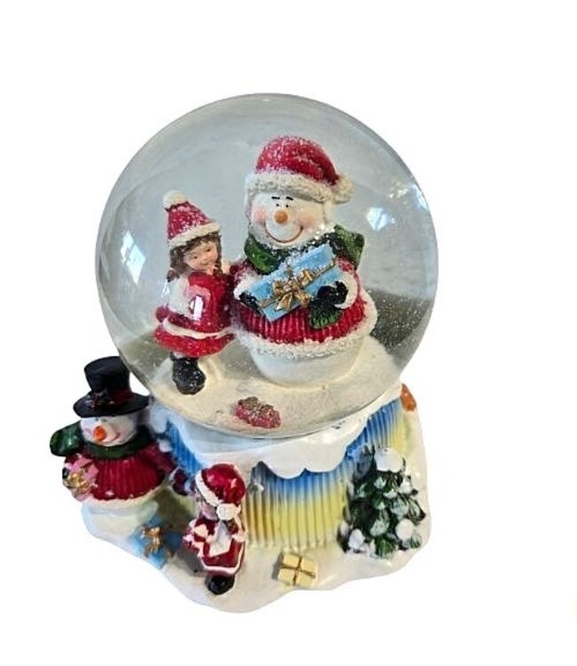 Kerst sneeuwbol met muziekdoosje – Sneeuwpop en meisje – 16 cm