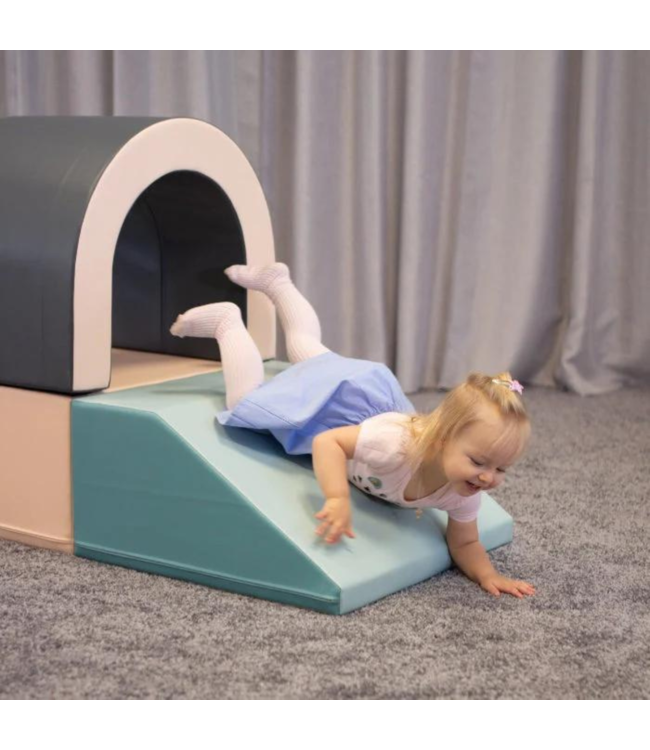 Pastelkleurige foam tunnelset voor fantasierijk en actief spelplezier