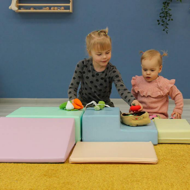 Foam play blocks Little Crawler – 7-piece set in soft pastel colours for crawling adventurers
