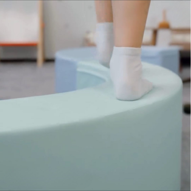 Soft play foam blokken set in zachte pastel regenboogkleuren voor kinderen