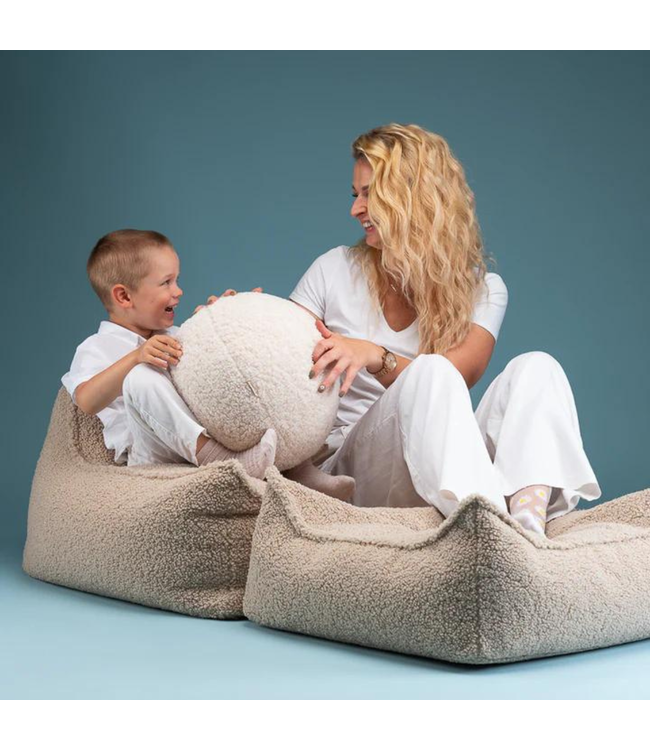 Vierkante zitzak Ottoman van zachte teddy stof – kleur Biscuit