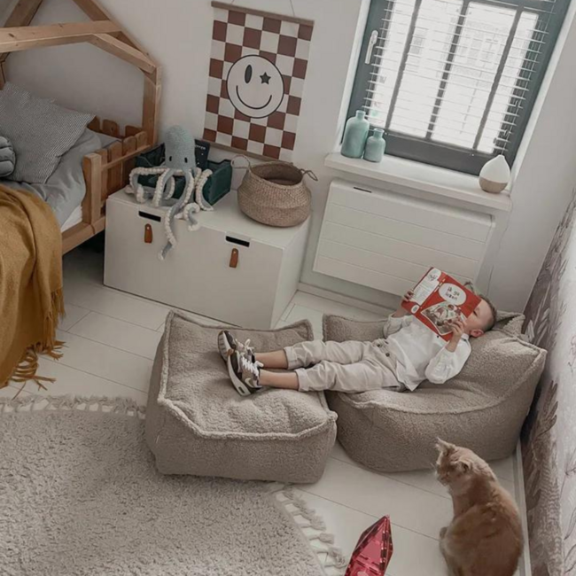 Vierkante zitzak Ottoman van zachte teddy stof – kleur Biscuit