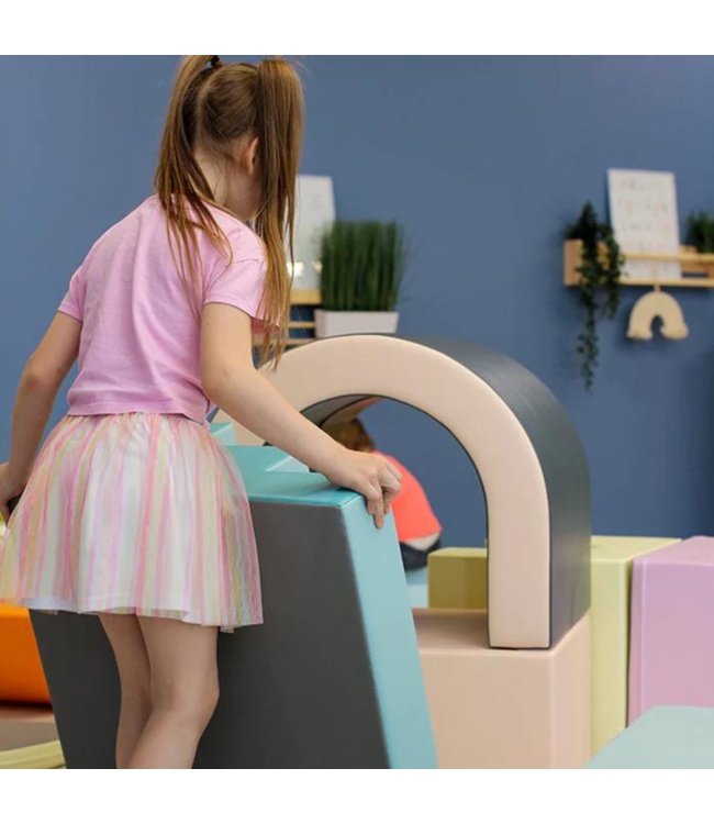 Pastelkleurige foam tunnelset voor fantasierijk en actief spelplezier