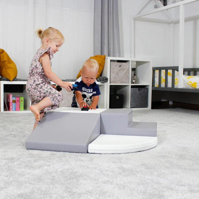Blocs mousse set Corner Crawler en gris et blanc pour grimper, ramper & explorer