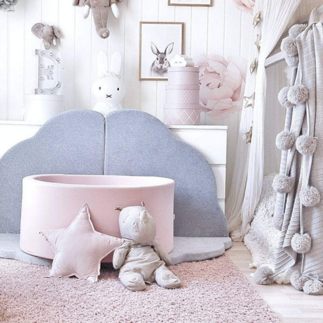 Zachte grijze speelmat in wolkvorm voor baby’s, peuters en kinderen