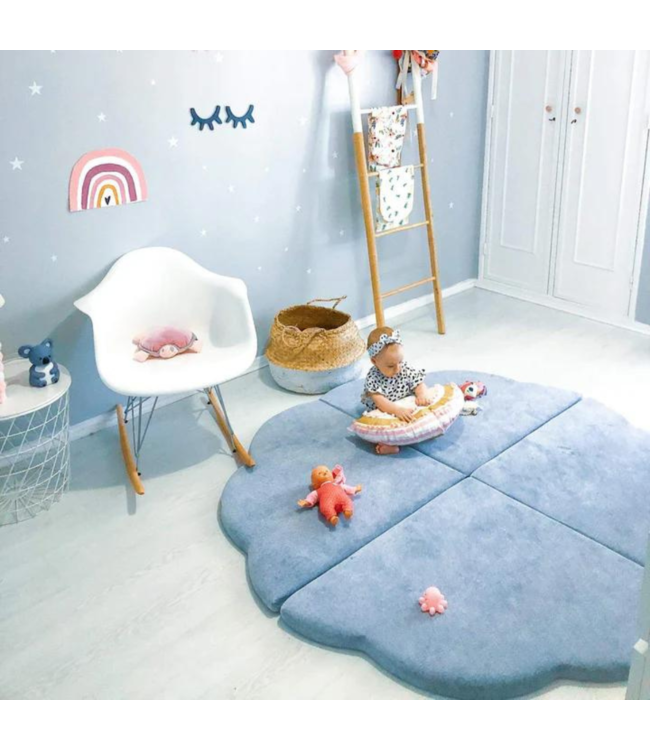 Donker blauwe speelmat in wolkvorm voor baby’s, peuters en kinderen