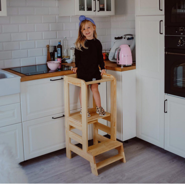 Leertoren van hout – veilig en stabiel voor jonge kinderen