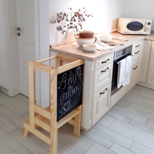 Leertoren met krijtbord – multifunctioneel en veilig voor kinderen