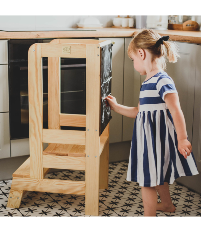 Leertoren met krijtbord – multifunctioneel en veilig voor kinderen